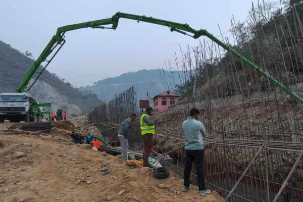 खोलामा गाडी गुडाउन नपर्ने गरी पुनर्निर्माण हुँदै बिपी राजमार्ग